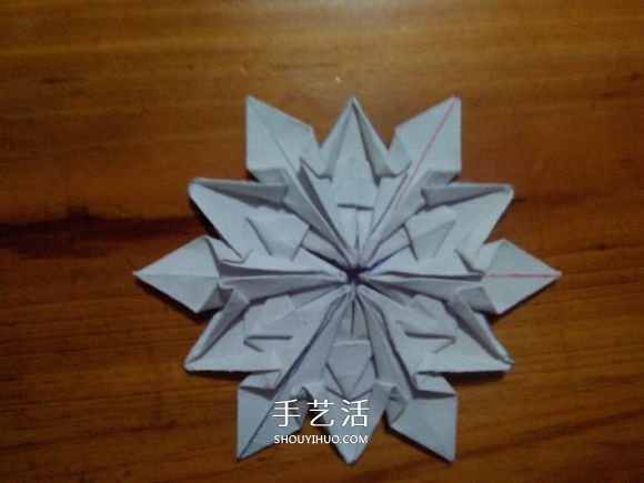 3D立体雪花的折纸图解 复杂精美雪花的折法