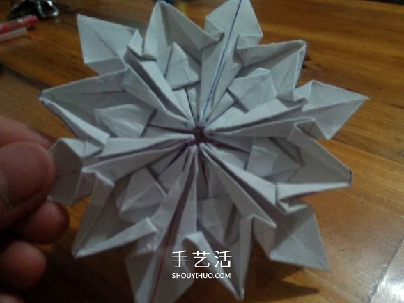 3D立体雪花的折纸图解 复杂精美雪花的折法