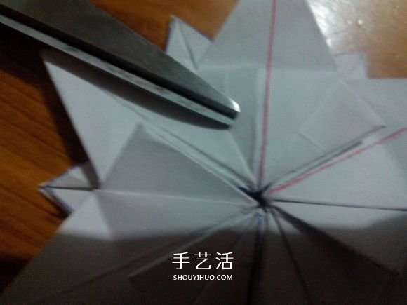 3D立体雪花的折纸图解 复杂精美雪花的折法