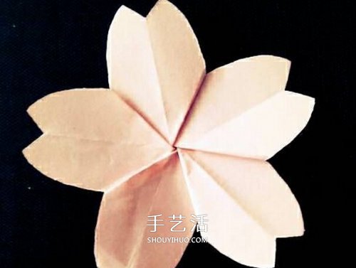 折樱花的简单方法图解 先剪纸花再折叠樱花