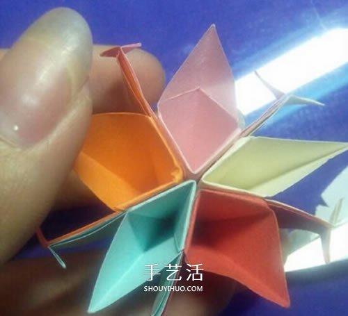 五张纸折纸花的教程 组合式五瓣花怎么折图解