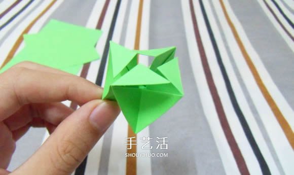 手工折纸花托的教程 可以完美搭配川崎玫瑰