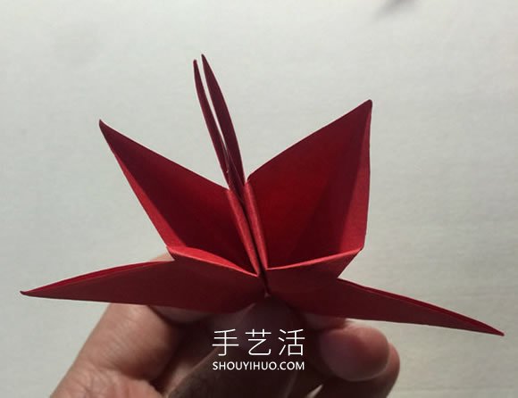 简单折纸4个花瓣 粘合得到一朵四瓣花！