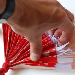 简单又漂亮纸扇的做法 幼儿手工制作扇子教程
