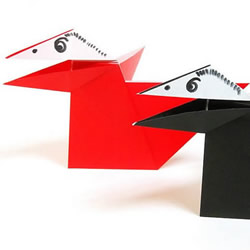 折纸嘴巴会动的乌鸦的折法视频教程