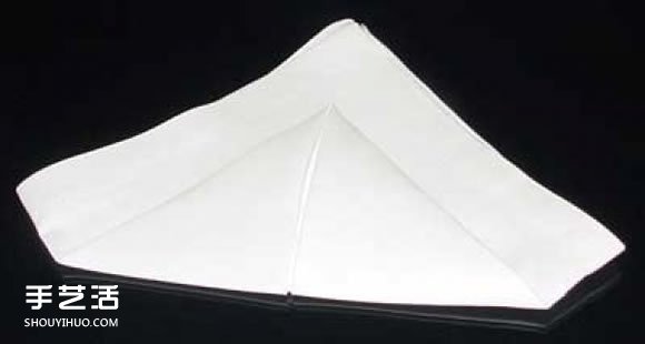 餐巾折叠方法图解 简单折出立体的皇冠