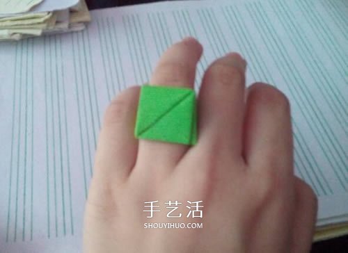 纸戒指的折法图解教程 折纸戒指简单又可爱