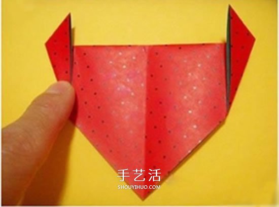 儿童折纸草莓的教程 简单草莓怎么折图解