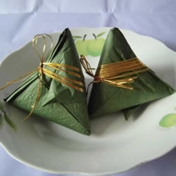 端午节手工制作 折纸粽子的折法详细步骤图