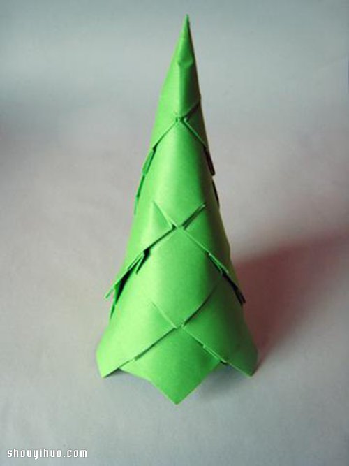 一张纸折纸立体圣诞树手工DIY制作图解教程