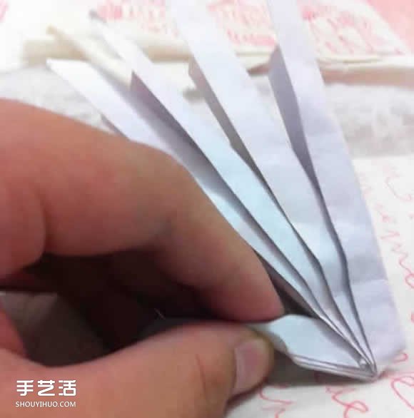 骷髅手骨的折纸方法图解 万圣节恐怖骷髅手折法