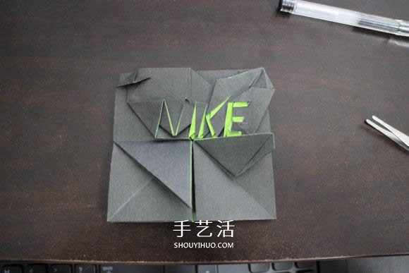 耐克标志的折纸方法 怎么折NIKE标志的图解