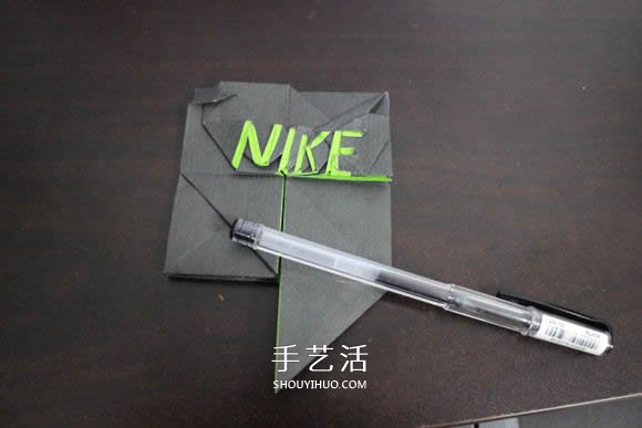 耐克标志的折纸方法 怎么折NIKE标志的图解