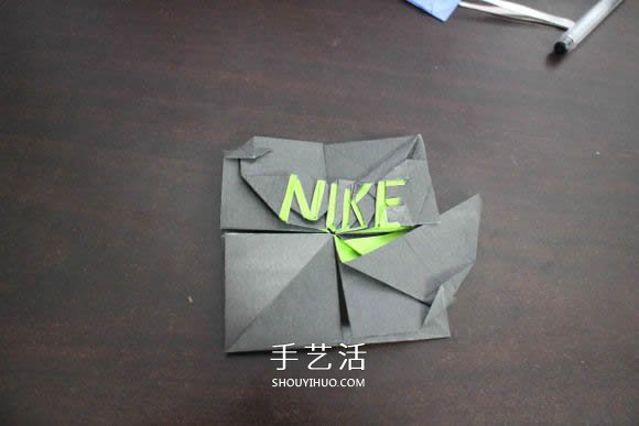 耐克标志的折纸方法 怎么折NIKE标志的图解