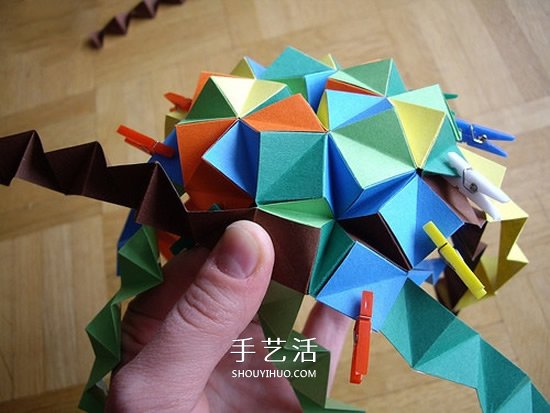 纸球的折法步骤图片 折纸彩球的详细步骤图
