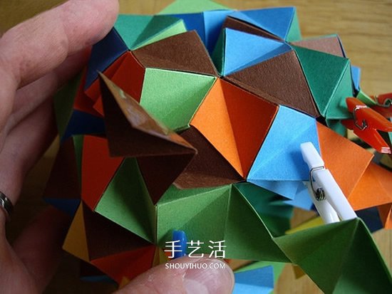 纸球的折法步骤图片 折纸彩球的详细步骤图