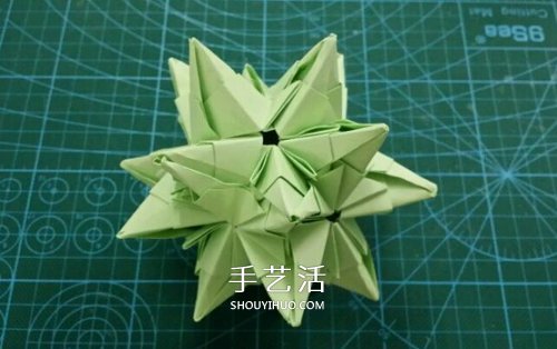 怎么折纸星星花球图解 发射光芒立体星星的折法