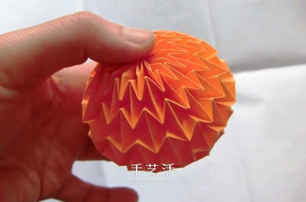 怎么折变形球的方法 弹力变形球的折法图解