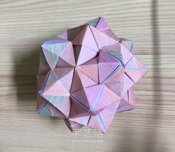 漂亮花球折纸教程步骤图解分享