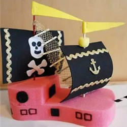 幼儿园手工海盗船制作 清洁海绵做玩具小船