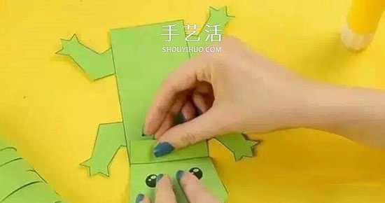 幼儿园手工制作卡纸鳄鱼的方法 简单又好玩！