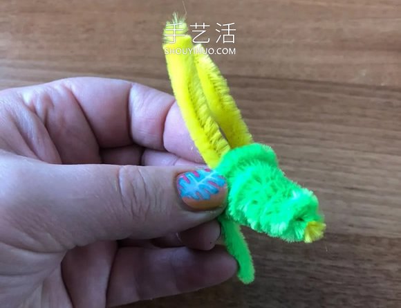 幼儿园扭扭棒翼龙手工制作方法图片