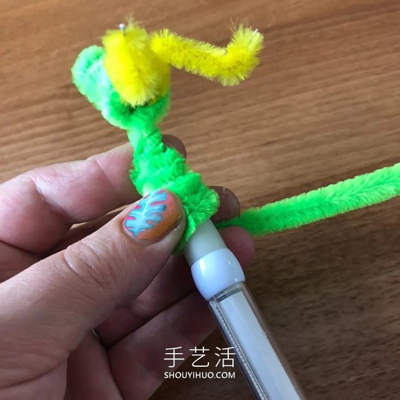 幼儿园扭扭棒翼龙手工制作方法图片