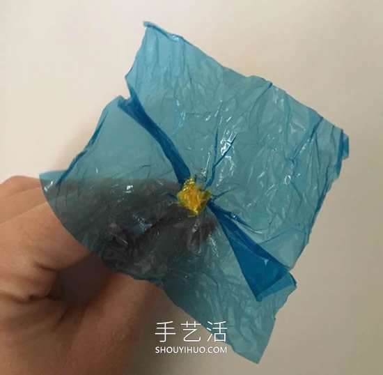 玻璃纸简单手工制作花朵的做法教程