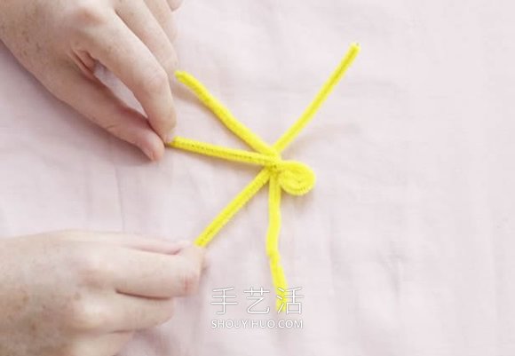儿童手工制作扭扭棒水仙花的做法教程