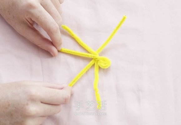 儿童手工制作扭扭棒水仙花的做法教程