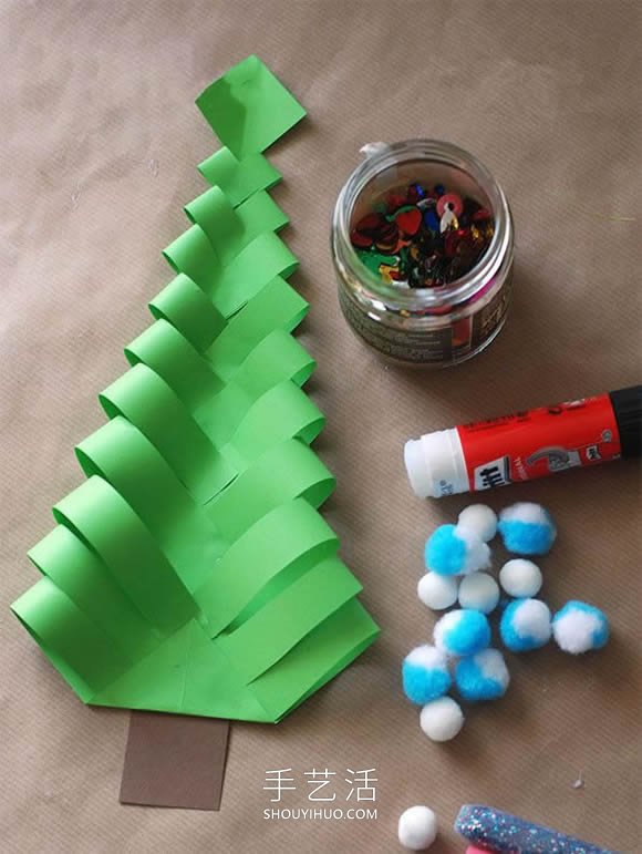 幼儿园手工制作卡纸圣诞树的做法教程