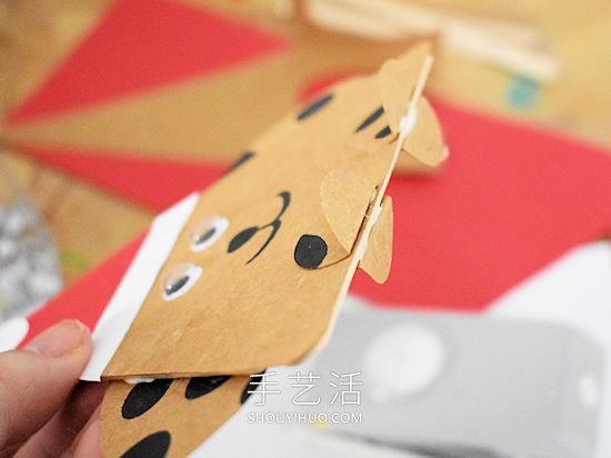 卡纸手工制作圣诞节狗狗的做法教程