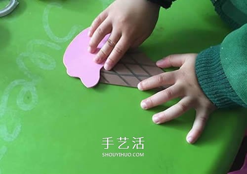 幼儿自制纸冰激凌的方法 用卡纸制作冰激凌