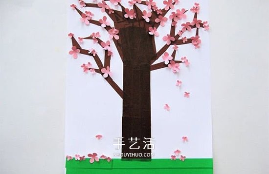 幼儿手工贴画教程：卡纸和胶带贴美丽的樱花树