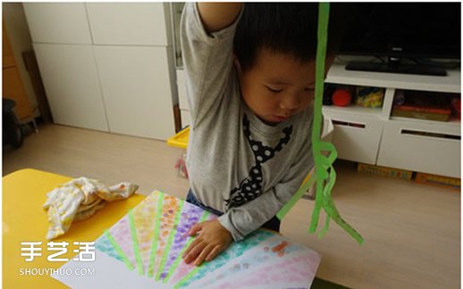 儿童手指画+剪纸贴画教程 制作出漂亮的花田