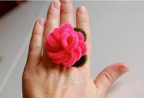 扭扭棒花朵戒指的做法 幼儿手工制作戒指教程