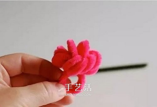 扭扭棒花朵戒指的做法 幼儿手工制作戒指教程