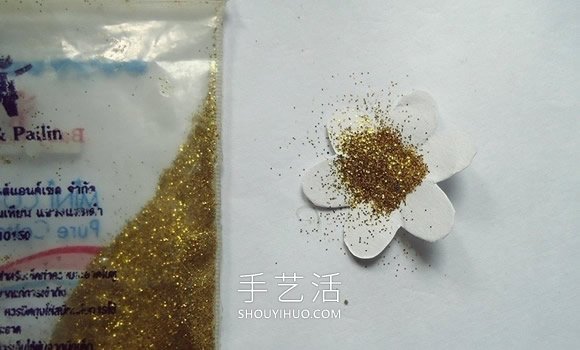 简单手工制作闪光贴纸的做法教程