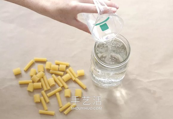 幼儿园手工制作通心粉项链的做法教程