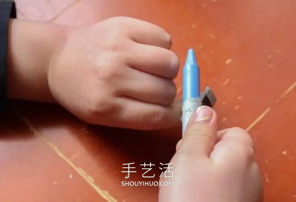 幼儿园蜡笔手工制作雨云画的做法教程