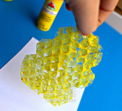 幼儿园气泡膜手工作品蜂巢蜜蜂图片