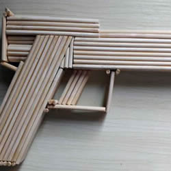 竹棒手工制作沙漠之鹰手枪模型的做法教程
