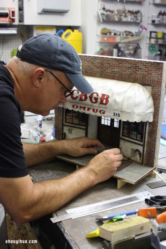 纯手工微型模型 重现纽约传统风格小店街景