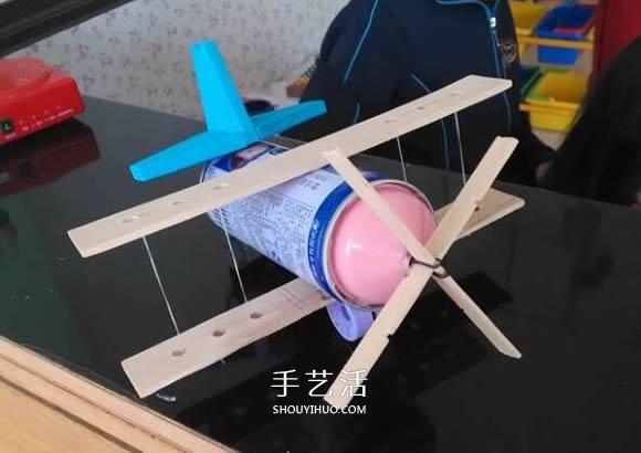 露露瓶子废物利用 DIY手工制作飞机模型图片