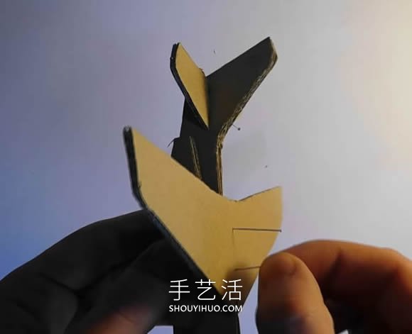 硬纸板手工制作阿尔法喷气机的做法视频