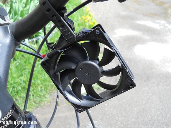 DIY简易型风力充电器 边骑车边给手机充电