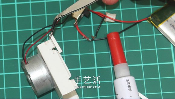 自制遥控火车的教程 遥控火车头模型DIY制作