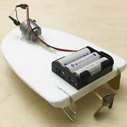 电动科技小制作：自制电动玩具船的方法