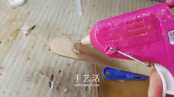 用衣夹制作投石车弹射器玩具的DIY教程