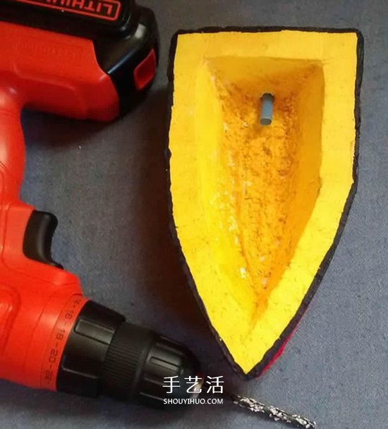 小学生简单手工制作气球动力船的方法教程